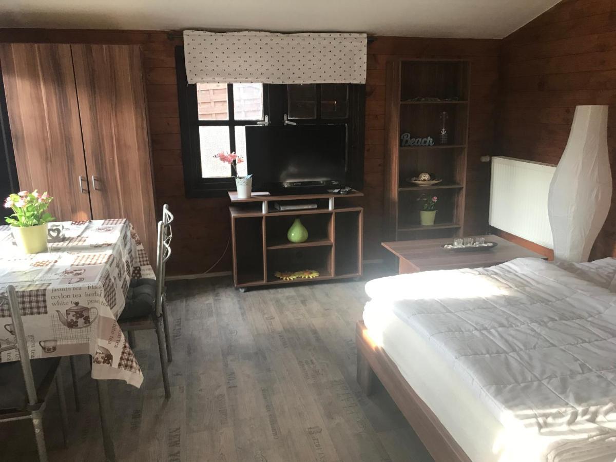 Ferienbungalow In Ostseenaehe Ahrenshagen-Daskow